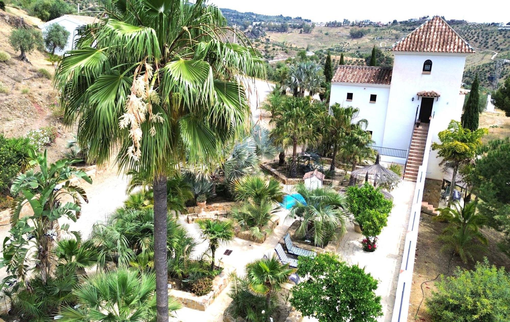 Castle Tower Ground Floor Apartment In Rural Holiday Park 'Cezanne' Tolox Esterno foto