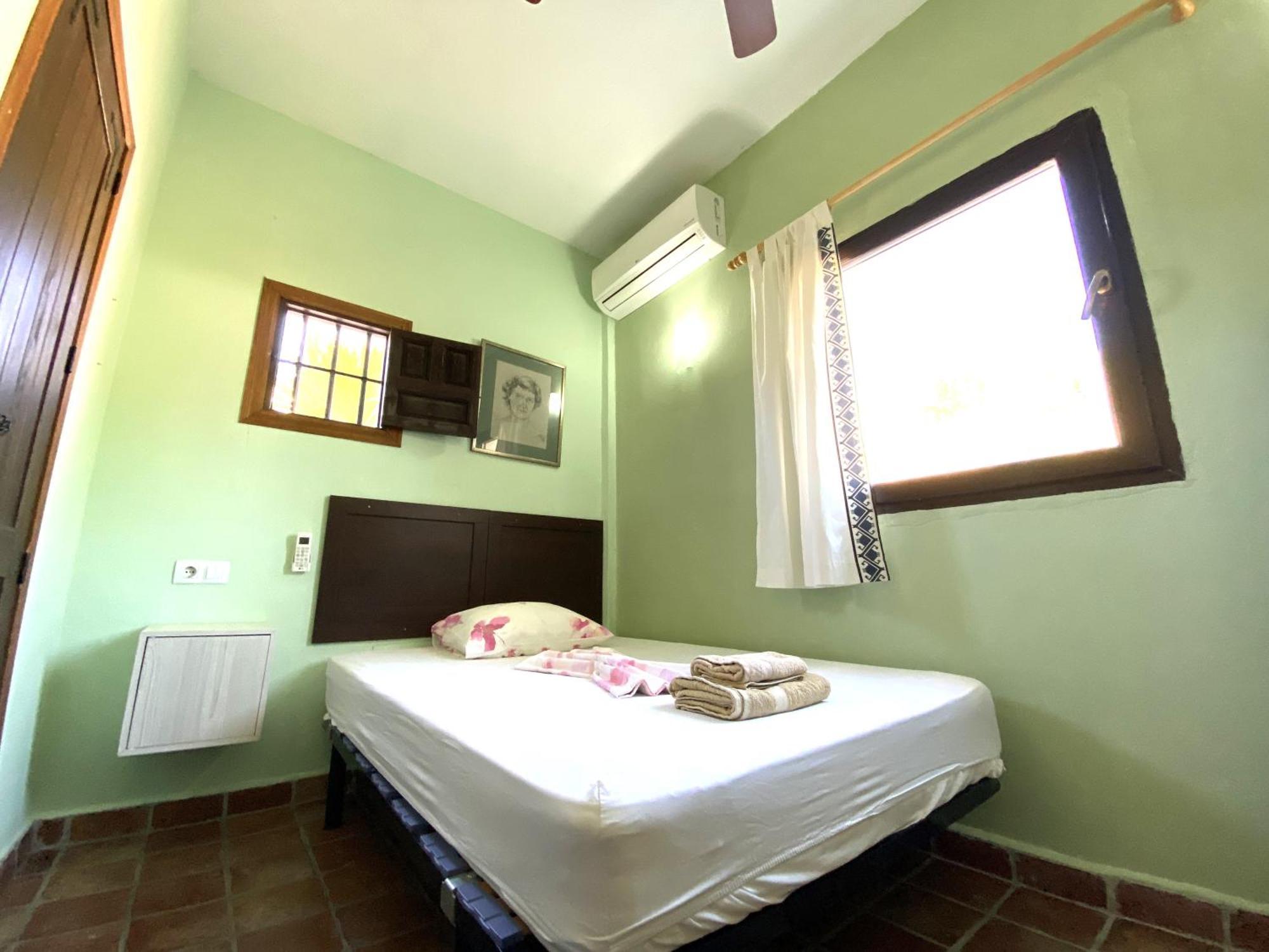 Castle Tower Ground Floor Apartment In Rural Holiday Park 'Cezanne' Tolox Esterno foto