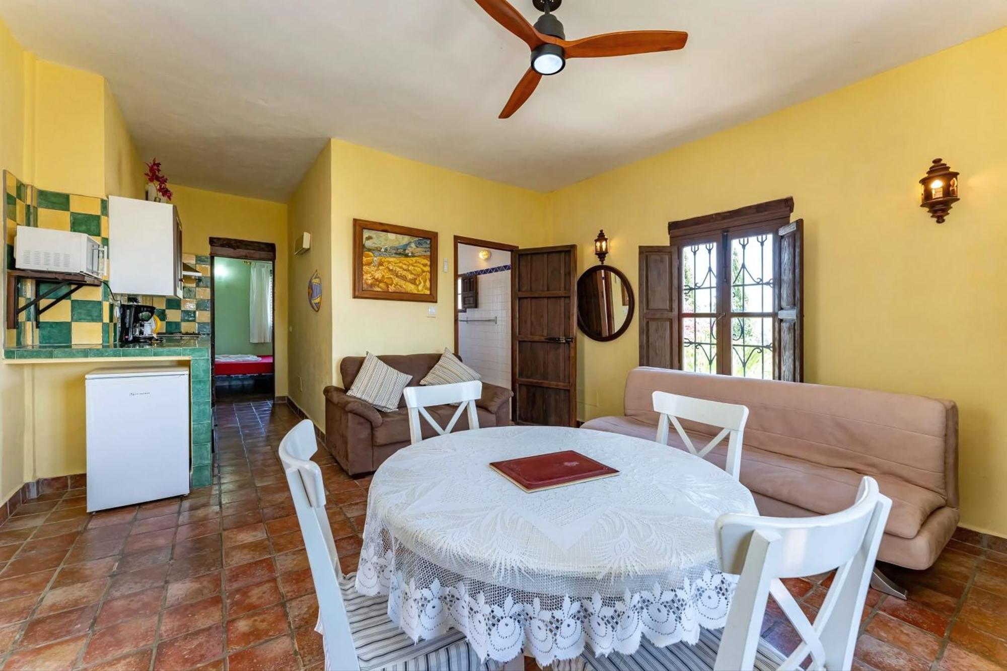 Castle Tower Ground Floor Apartment In Rural Holiday Park 'Cezanne' Tolox Esterno foto